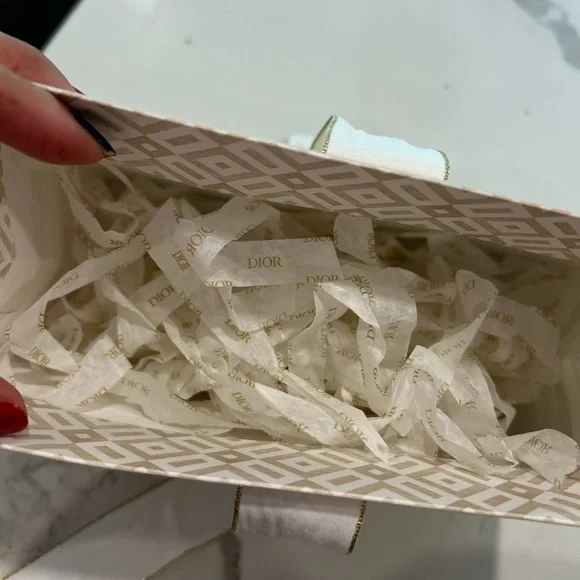 Christian Dior gift bag - Picture 3 of 3